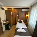 Nuperasuit * Provincia di Istanbul