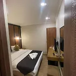Nuperasuit Aparthotel *