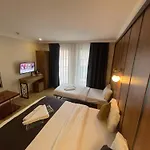 Nuperasuit * Provincia di Istanbul